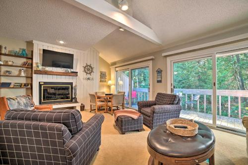 Cozy Family Home with Fireplace Less Than 1 Mi to Lake! - Apartment - Harbor Springs