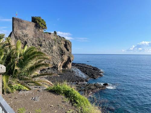 Donna Serena Aci Castello – Aci Castello, CA