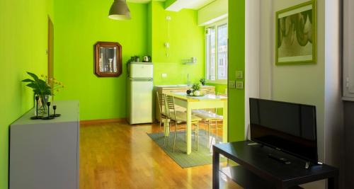  ALTIDO Fresh studio moments from the train station in Como