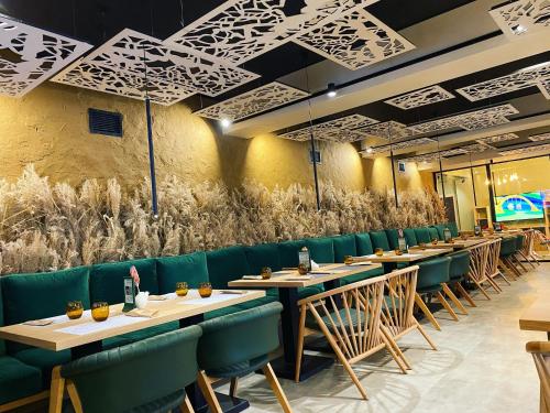 餐廳, AVO Hotel in 布澤烏