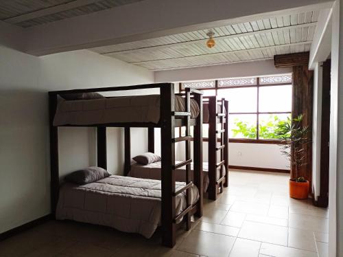1 double bed, 4 twin beds