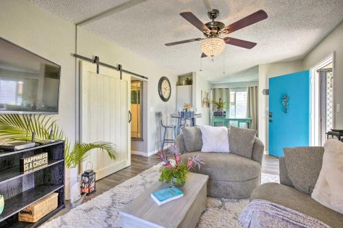 Lanai and Community Pool Access Sunny Central Condo
