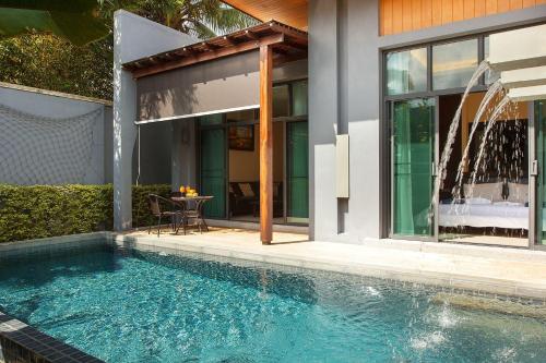 VILLA ARUHE | 2 Bedroom Private Pool Villa in Popular Onyx Villas | 3 min to Naiharn Beach Phuket