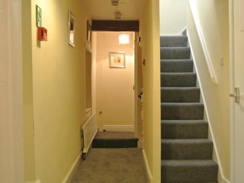 Old Castle Farm Guest House - image 3