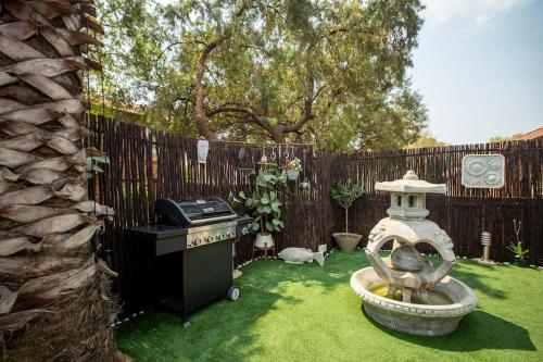 A lovely 2 bed simplex with a beautiful private garden . Its a home away from home .