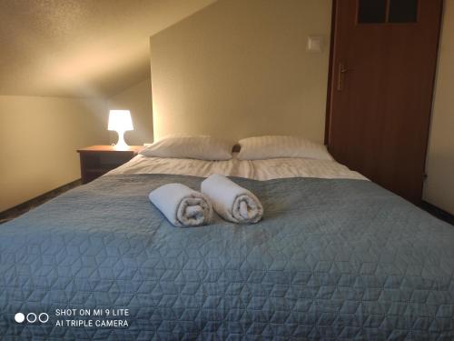 1 double bed