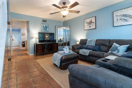 New Nautical Townhouse Paradise walk to Flagler Ave! in New Smyrna Beach, USA