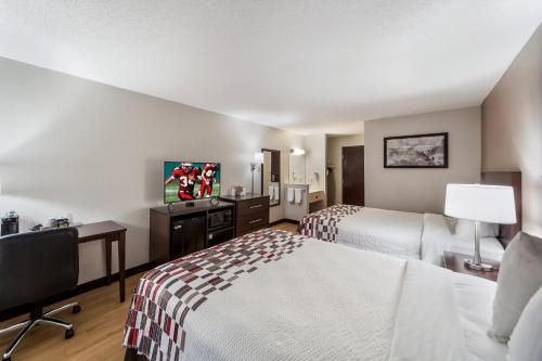 Red Roof Inn & Suites Omaha - Council Bluffs