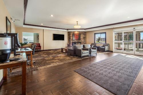 奥马哈红屋顶套房酒店 - 康瑟尔布拉夫斯 奥马哈红屋顶套房酒店 - 康瑟尔布拉夫斯