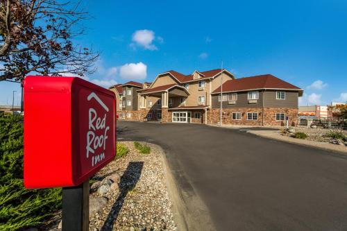 Red Roof Inn & Suites Omaha - Council Bluffs