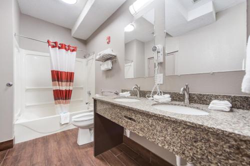 奥马哈红屋顶套房酒店 - 康瑟尔布拉夫斯 奥马哈红屋顶套房酒店 - 康瑟尔布拉夫斯