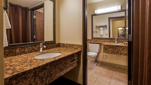 Double Room with Two Double Beds with Roll In Shower