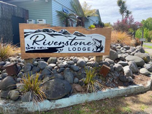 Riverstone Lodge - Accommodation - Turangi