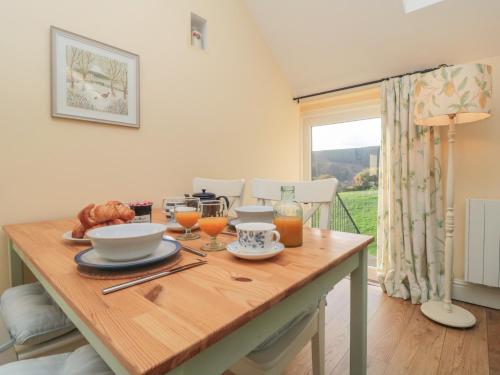 Wood Cottage - image 3
