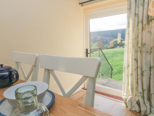 Wood Cottage - image 13