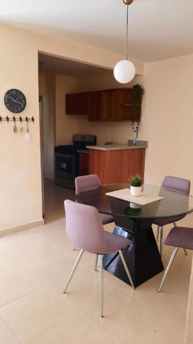 Modern Cozy Apartment - with Netflix & TV Cable