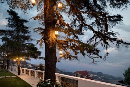 숙소 외관, 라마다 바이 윈덤 무수리 몰 로드 (Ramada By Wyndham Mussoorie Mall Road) in 무소리