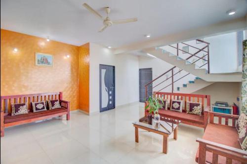 Kusum Palace Bungalow 5BHK