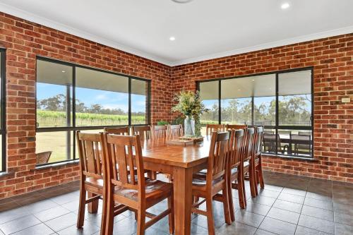 Hunter Valley Vineyard Large Family Farm Houses - Ironstone Estate Lovedale