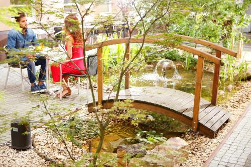 Six Inn Hotel - image 3