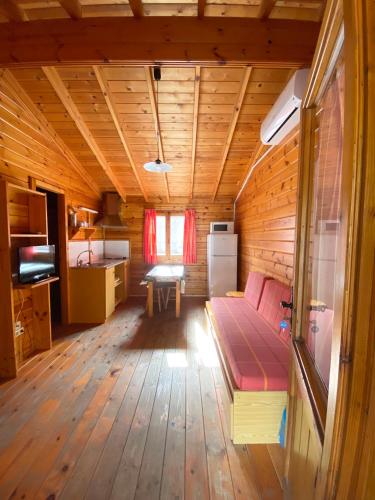 Bungalow image 2