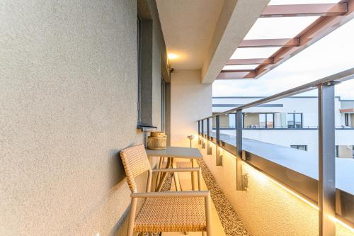 Studio Cosy with Balcony image 1