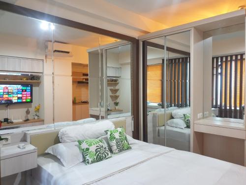 Luxury 1BR Grand Kamala Lagoon By Ataya Room Property