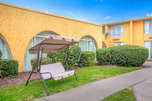 設施, 德爾里奧戴斯酒店-溫德姆旗下 (Days Inn by Wyndham Del Rio) in 德爾里奧