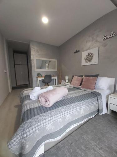 Double Room with Private Bathroom image 9