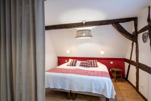 2 bedrooms, 5 beds