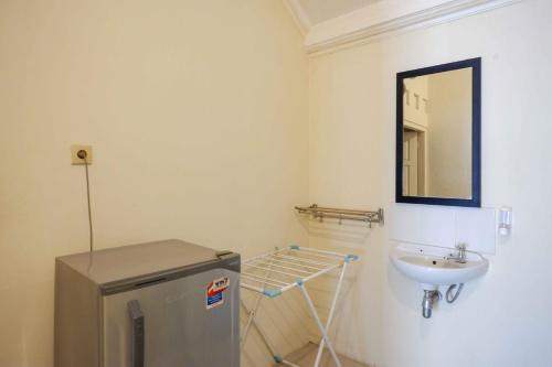 RedDoorz near Institut Pertanian Yogyakarta – Yogyakarta, MN