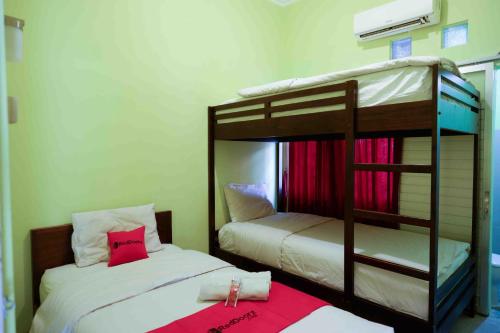 RedDoorz near Institut Pertanian Yogyakarta – Yogyakarta, MN