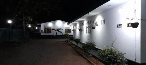 Paradise inn Nittambuwa in Dompe