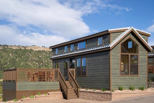 2 bedrooms, 3 beds
