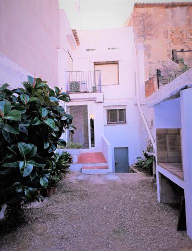 Kert, Cal PAU DE LA GRALLA in El Castell de Montornes