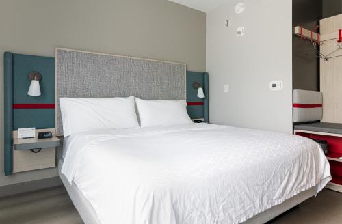 2 queen beds