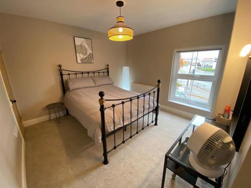 Luxurious 3 Bedroom House with Permit Parking