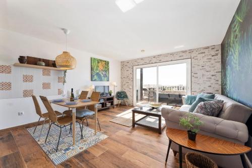 The Colors House, 636 sea view & 513 garden view - Tinamala