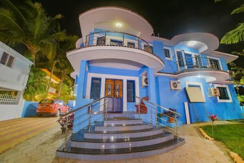 6 BHK, 1 min Candolim Beach Villa