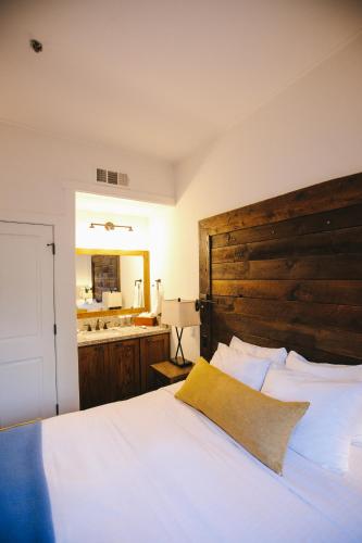 Sunnyside Resort and Lodge - image 12