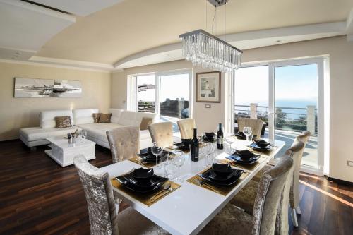 Létesítmények, Villa Maelynn Opatija with Heated Pool and Sea View in Rubesi