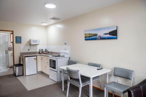 ASURE Aspiring Court Motel in ฮาสท์