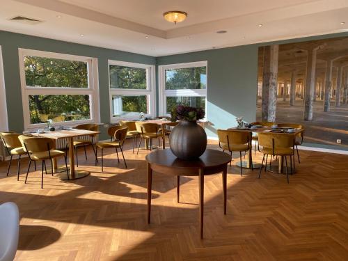 餐飲選擇, 達斯奧斯特斯布里克酒店 (Das Hotel Ostseeblick) in 呂特延堡