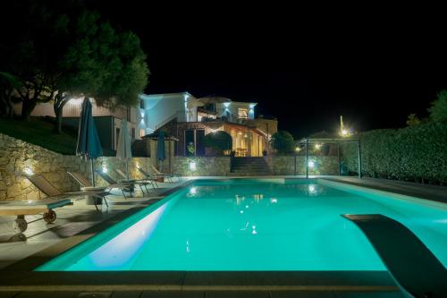 LUXURY Private Villa with Pool and Privacy in the Nature gîte à louer Bantine