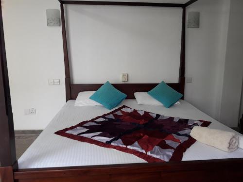 Deluxe Double Room (2 Adults + 1 Child) image 5