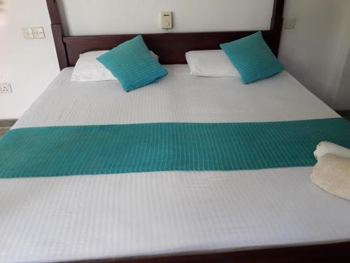 Budget Double Room image 9