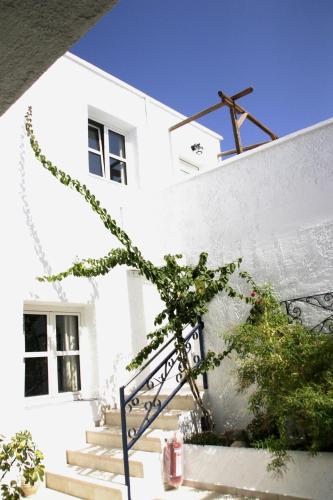 Giannoulis Hotel – Adamantas