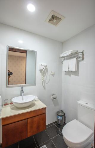 Megaboom City Hotel - image 5