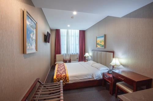 Megaboom City Hotel - image 12