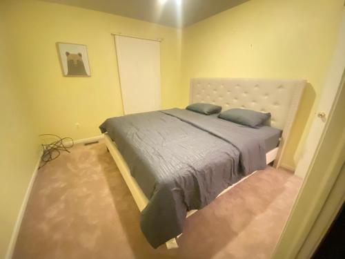 Entire 3-bedroom 4 bed home in Bloomfeild Hills